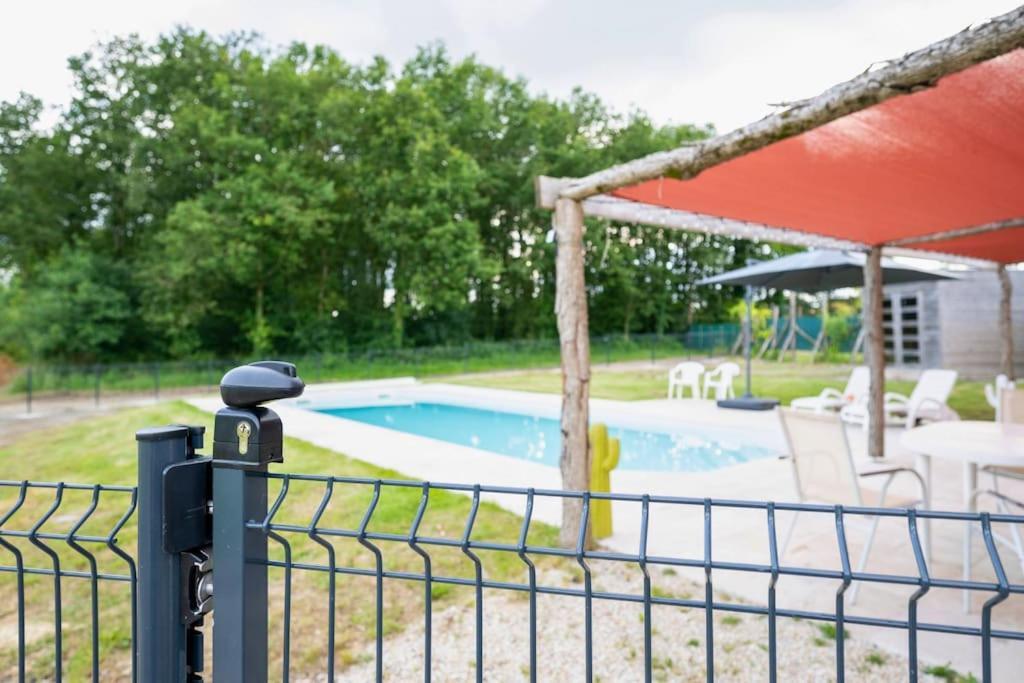 L'Evasion En Pierre Piscine Et Etang Prive Villa Sevremoine Buitenkant foto