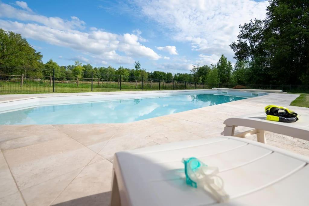 L'Evasion En Pierre Piscine Et Etang Prive Villa Sevremoine Buitenkant foto